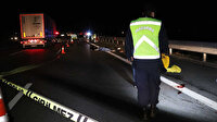 TEM'de feci kaza: Patlayan lastiği değiştiren 2 kişiye kamyonet çarptı