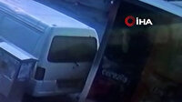 Sultangazi'de freni boşalan kamyonet park halindeki araca çarptı