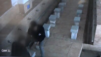 Sultangazi'de camide uyuşturucu kullanan kişiye sopalı dayak kamerada