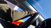 Ataşehir’de polisle pazarlık yapan değnekçiler kıskıvrak yakalandı