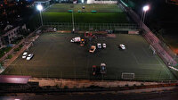 Futbol sahasında ilginç anlar: Su arızasını bulmak için sahanın ortasını kazdılar