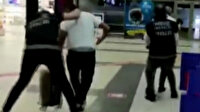 Antalya Havalimanı'nda uyuşturucu operasyonu kamerada