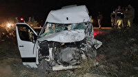 Şanlıurfa'da feci kaza: Minibüsle panelvanın çarpışması sonucu 10 kişi yaralandı