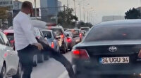 D-100 Karayolu'nda şerit kavgası: İETT şoförü otomobili tekmeledi