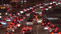 İstanbul’da haftanın ilk iş gününde yağmur trafiği vurdu