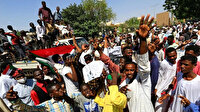 Sudan'da sular durulmuyor: Göstericilere polis müdahalesinde 5 kişi yaralandı