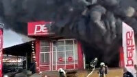 Lastik deposunda çıkan yangın 2 saatte söndürülebildi