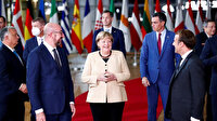 Angela Merkel katıldığı son AB zirvesinde mevkidaşlarıyla vedalaştı