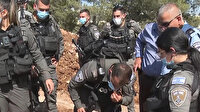 Kudüslü anne İsrail'in Müslüman mezarlığındaki yıkımına oğlunun kabri başında tepki gösterdi: Filistinlilerin ölülerine bile rahat vermiyorlar