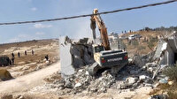 İşgalci İsrail güçleri Batı Şeria'da Filistinlilere ait bir evi yıktı