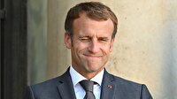 Macron'a dokunan yanıyor: Canlı yayında 'Macron istifa' diyen kişi psikiyatri servisine yatırıldı
