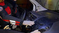 Torbacının sistemi polisi bile şaşırttı: Kabloları temas ettirince zuladan uyuşturucu fışkırdı