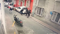 Kasımpaşa’da silahlı çatışma kamerada: Siper alıp birbirlerine kurşun yağdırdılar