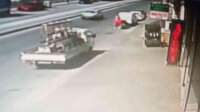 Pendik’te teslimat yapan kuryenin motosikletinin çalındığı anlar kamerada