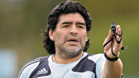 Bir grup taraftar çalmak isteyince Maradona kalbi olmadan gömüldü