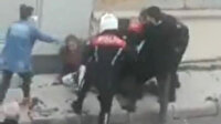 İzmir Valiliğinden 'şiddet' uyguladığı iddia edilen polislere ilişkin açıklama: Görevden uzaklaştırıldı
