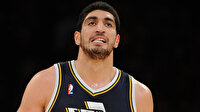FETÖ'cü Enes Kanter hükümete yalakalık yapmak için ABD'lilere hakaret edince tepki aldı: Sus ve top oyna