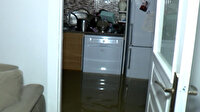 Belediyenin asfalt çalışması sırasında evin kanalizasyonu tıkandı: Su basan iki ev kullanılamaz hale geldi