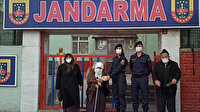 Halime nine yürekleri ısıttı: Askerlerimizin ayakları üşümesin
