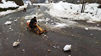 Tahta arabasını alan piste koştu