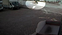 Ankara'da başıboş köpeklerin küçük çocuğa saldırdığı anlar kamerada
