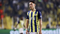 Mesut Özil takım arkadaşlarına isyan etti