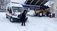 Samsun’da kar yolları kapadı: Ateşlenen bebek iş makinesiyle ambulansa yetiştirildi