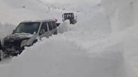 Hakkari'de çığdan kapanan yol 5 saatte ulaşıma açıldı
