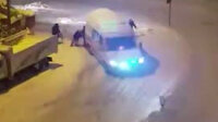 Esenyurt'ta yolda kalan ambulans için vatandaşlar seferber oldu