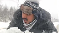 İstanbul'da buzlanan yolda ilerlemekte zorlanan araçların üzerine çıktılar
