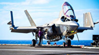Amerika'ya ait F-35 savaş uçağı uçak gemisine inerken düştü