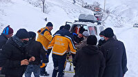 Gümüşhane'de çığ düşen yol 11 saatte açıldı, muhtar hastaneye yetiştirildi