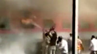 Hindistan’da 22 vagonlu trende yangın