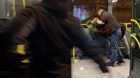 Metrobüste bıçaklı saldırı anları: Eşi ve çocuğunun önünde bıçakla yaraladı