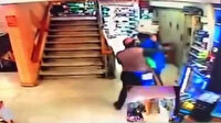 Fatih'te simitçilerin bölge kavgası kamerada
