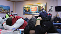 İzmir’in ’Kolpaçino’ kumarhanesine baskın: Jandarmayı gören masanın altına saklandı