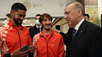 Sporcularla iftar programı: Cumhurbaşkanı Erdoğan tek tek sohbet etti