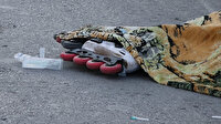 Otobüse tutunan patenli çocuğun eğlencesine acı son