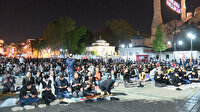 Kadir Gecesi'nde İstanbul'da camiler doldu taştı