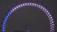 London Eye Ramazan Bayramı için hilal şeklinde ışıklandırıldı