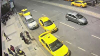 Turistlerin 3 bin dolarını ‘tırnakçılık’ yöntemiyle çalan taksiciler önce kameralara sonra polise yakalandı