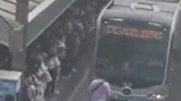Yolcu almayan metrobüslere isyan eden vatandaş yola inip şoföre tepki gösterdi