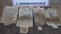 Tarihi mezar taşlarını satmak isterken yakalandı