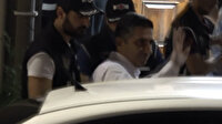 CHP'li Menderes Belediye Başkanı rüşvetten gözaltına alındı: Yakınları gazetecileri engellemeye çalıştı