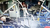 Metrobüste tacize uğrayan kadından sapığa tekme tokat dayak
