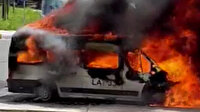 İstanbul Bağcılar'da servis minibüsü alev alev yandı