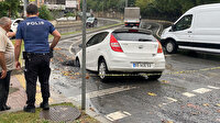 Gaziosmanpaşa'da yağmurda yol çöktü: Otomobil çukura düştü