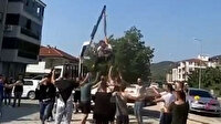 Bursa’da ilginç gelenek: Damadı vinçte sallandırdılar