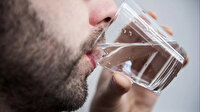 İnsan sağlığı için çok tehlikeli: Ağzı açık bırakılan su zehir etkisi yapıyor