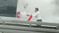 İstanbulluların metrobüs çilesi bitmiyor: Acıbadem'de ilerleyen aracın motor kısmında yangın çıktı